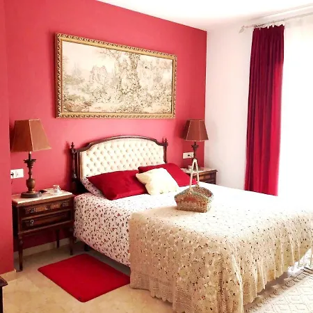 Luxurious Estepona: Private Pool Retreat
