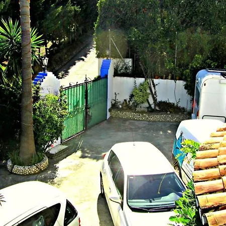 Luxurious Estepona: Private Pool Retreat