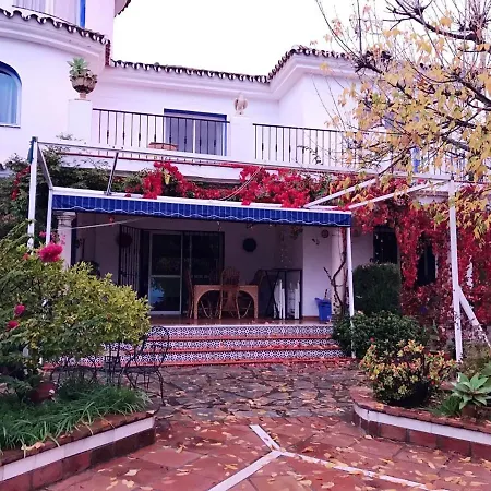 Luxurious Estepona: Private Pool Retreat Estepona