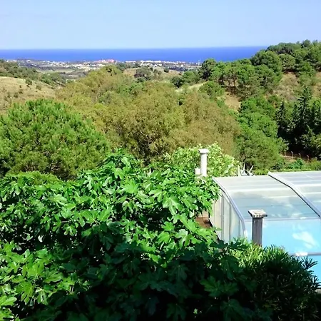 Luxurious Estepona: Private Pool Retreat