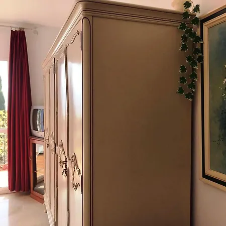 Luxurious Estepona: Private Pool Retreat Villa Estepona