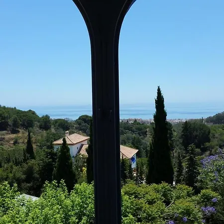 Villa Luxurious Estepona: Private Pool Retreat *